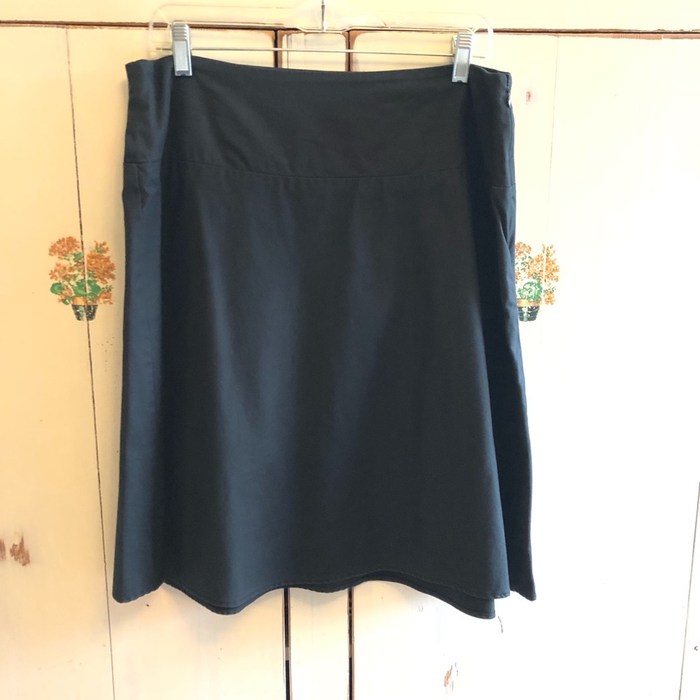 Old Navy black skirt